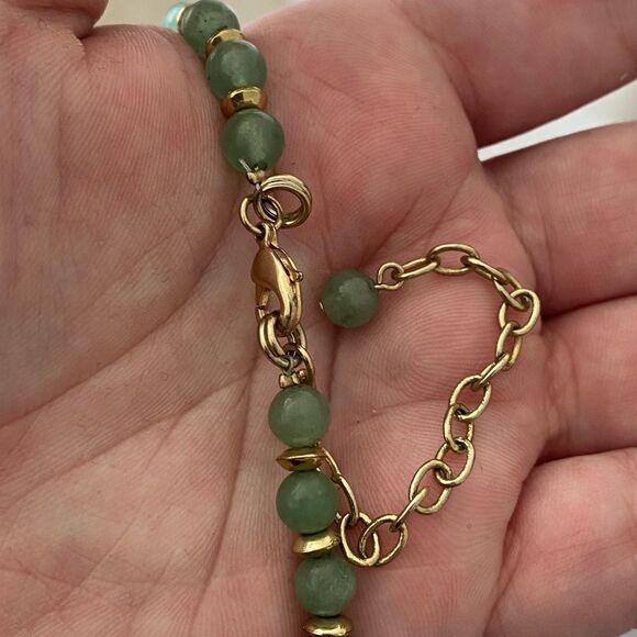 Elegant Green Beaded Necklace - Picture 3 of 3